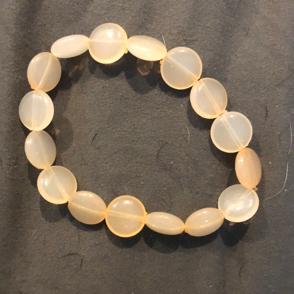 🔥 SALE - MUST GO 🔥 stretchy pink beaded bracelet